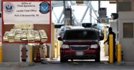 Alerta, extranjeros con CBP: Ciudadana estadounidense intentó huir del país con más de U$100.000, pero fue descubierta y esto pasó