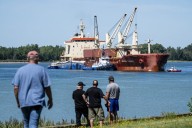 Operation to free ship run aground in St. Lawrence River near Montreal complete