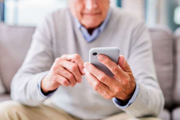 Social Security says agents answer the toll-free phone line in 8 minutes, on average. Here’s why that’s misleading