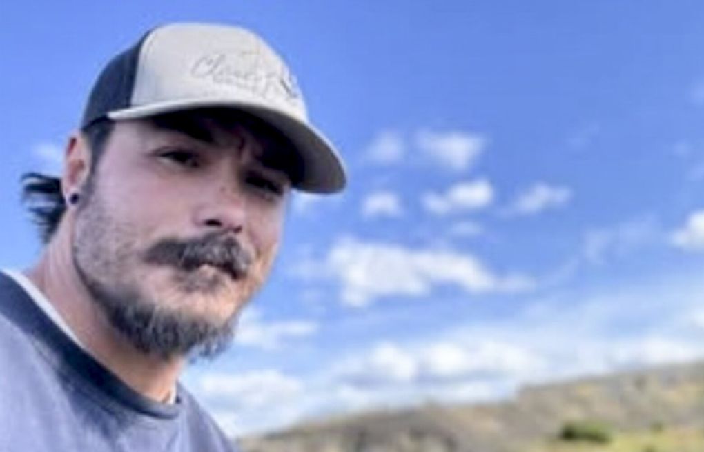 FBI bushwhacks in WA forest for traces of Travis Decker