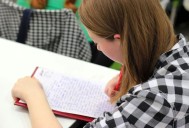 Trump propone limitar estancias de estudiantes extranjeros en Estados Unidos