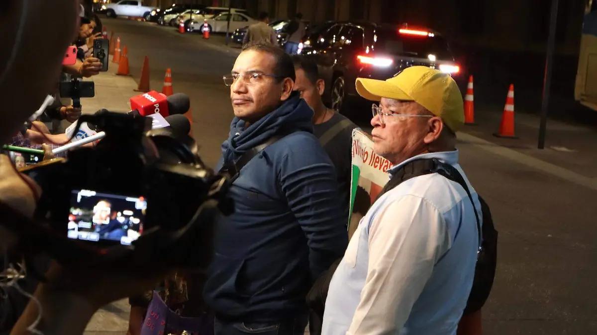 Tras salida de Vidulfo Rosales, Isidoro Vicario Aguilar será el abogado de los familiares de los 43