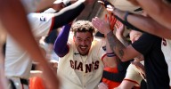 Red-hot Giants walk off Cubs in 9th for 4