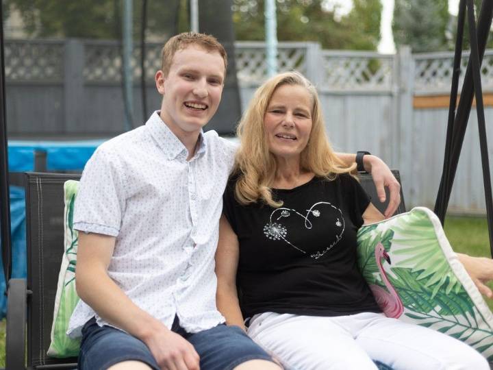 Okotoks woman returns home after receiving emergency surgery in Japan