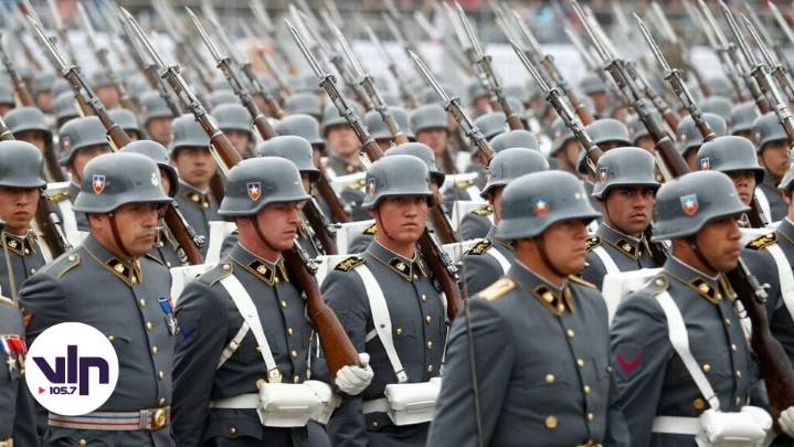 Fuerzas Armadas y Carabineros han gastado más de $389 millones en alcohol en lo que va de 2025