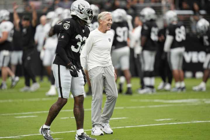 Back to Seattle: Pete Carroll, Geno Smith return in Raiders