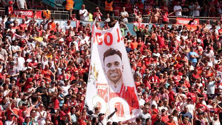 El capitán del Liverpool critica a los aficionados del Crystal Palace que arruinaron el minuto de silencio por Diogo Jota