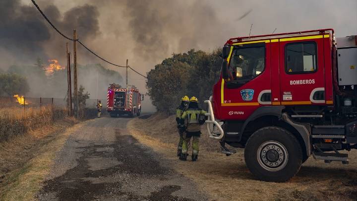 Directo| Pedro Sánchez visita el centro de mando de Ourense, mientras las llamas han devastado más de 115.000 hectáreas