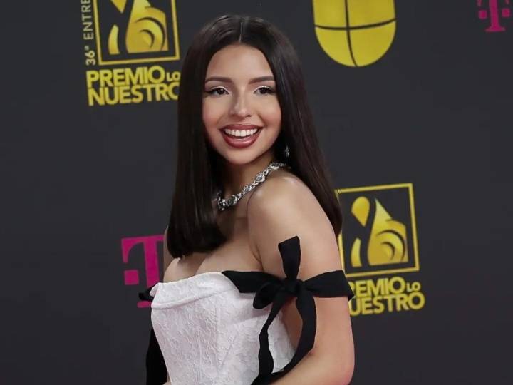 ¡Ni en su casa se la creen! Pepe Aguilar le habría comprado bots a Ángela Aguilar e internet ya los descubrió