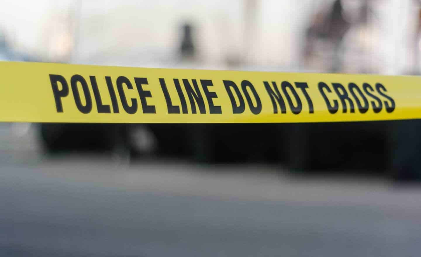 Mujer muere tras impactar un árbol en Arecibo