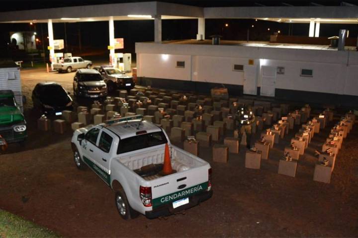 Contrabando: incautaron millonarios cargamentos de cigarrillos en dos provincias
