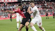 Newell's lo iba ganando, pero perdió con Barracas Central en el Coloso y agudizó su crisis