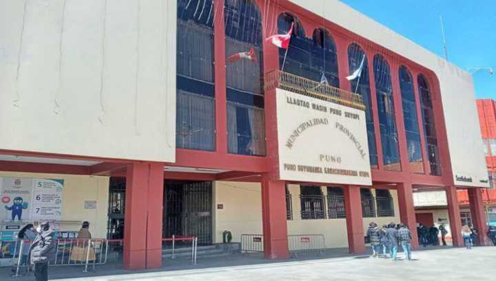 Contratos ”chuecos” en la municipalidad de Puno