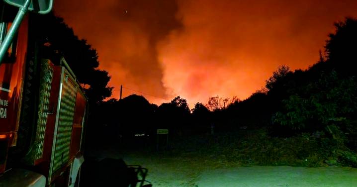 Avance "descontrolado" del incendio de Zamora y un nuevo fuego en Lugo