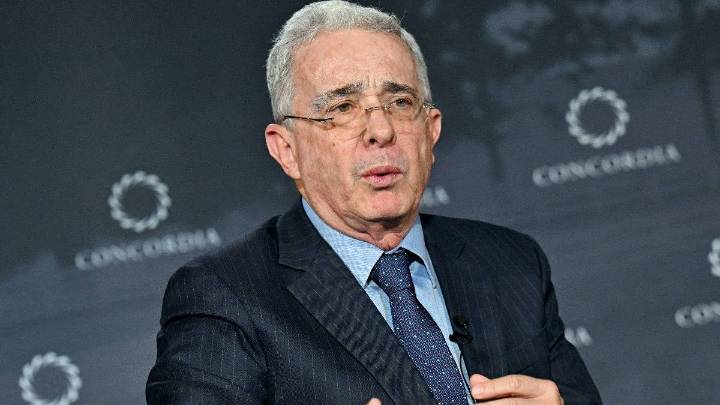 Tribunal de Bogotá ordena libertad inmediata de Álvaro Uribe en respuesta a tutela de su defensa
