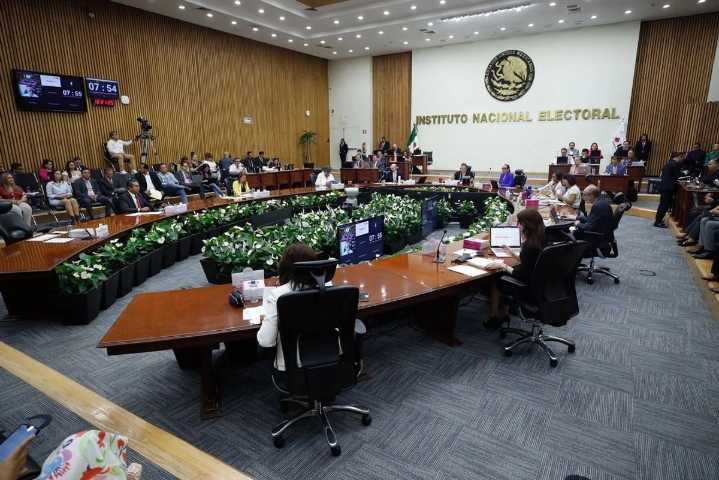 Entrega INE constancias a candidaturas declaradas como no elegibles