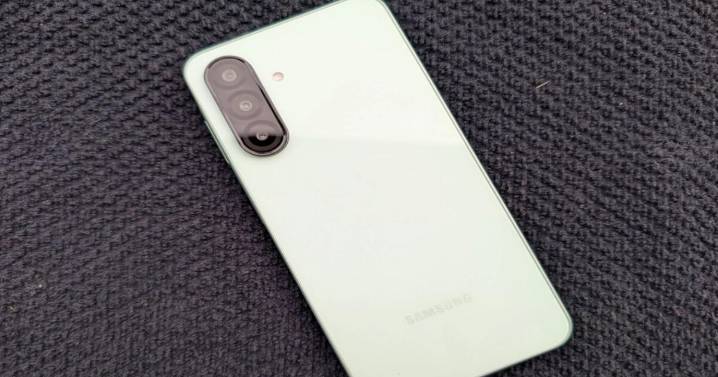 Este Samsung es el celular más barato con inteligencia artificial: pantalla Super AMOLED, triple cámara y 256GB memoria