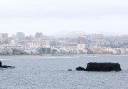 El calor afloja, pero con temperaturas aún altas y calima