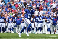 Giants QB Jaxson Dart throws touchdown in debut vs. Bills