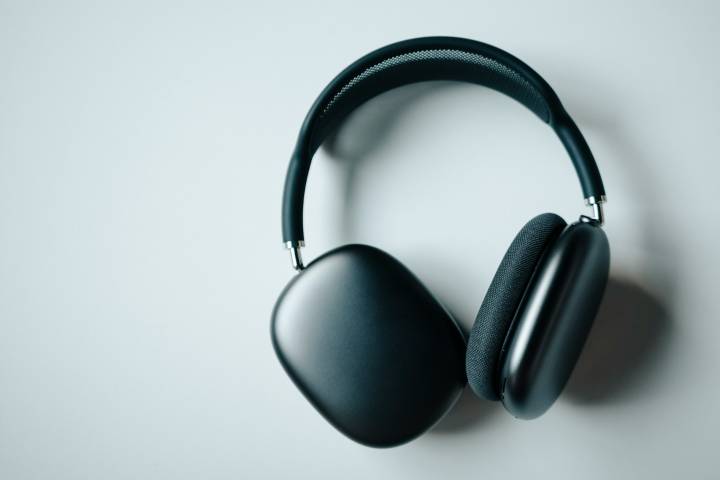 Apple AirPods Max: Why Premium Headphones Fans May Be Left Waiting