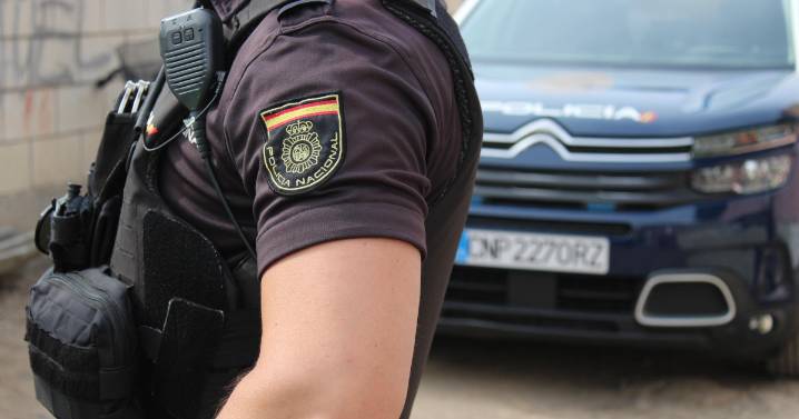 Se cuela en plena misa para exigir dinero a los feligreses y amenaza de muerte al sacristán en Dos Hermanas