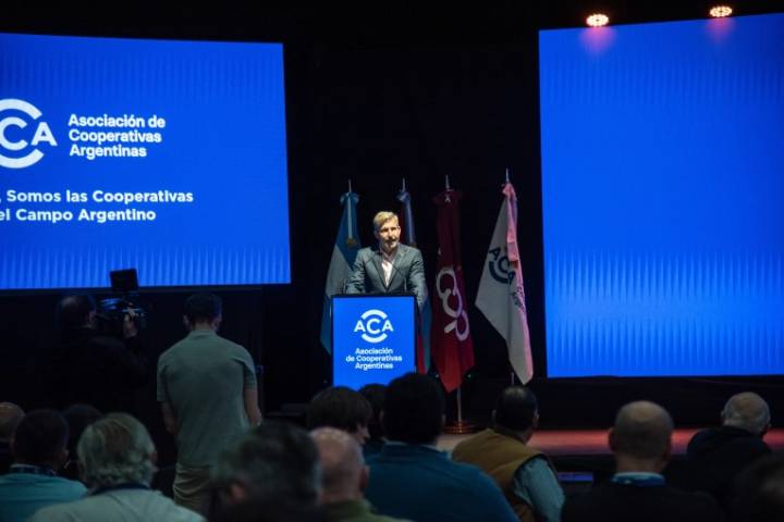 Frigerio abrió el primer seminario nacional de cooperativas que se realiza en Entre Rios