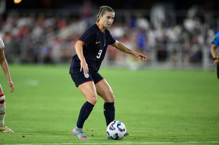 Former USWNT standout tabs fellow Mass native as player to watch after ‘blockbuster trade’