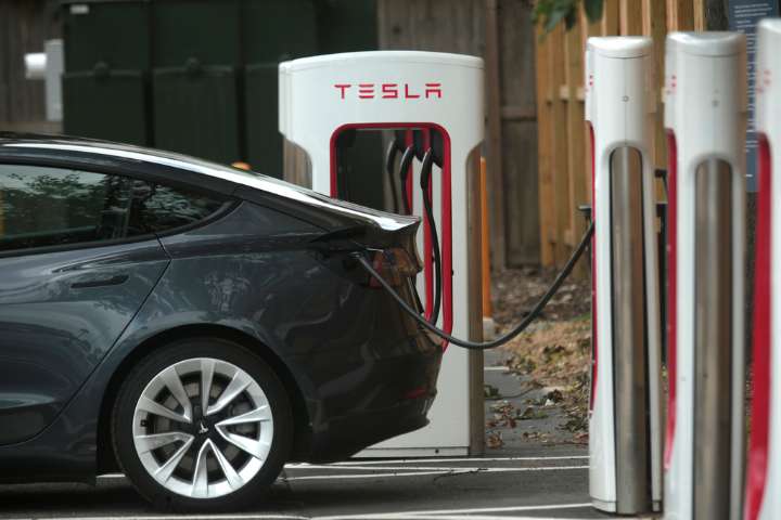 IRS gives leeway for Sept. 30 deadline for electric vehicle tax credits