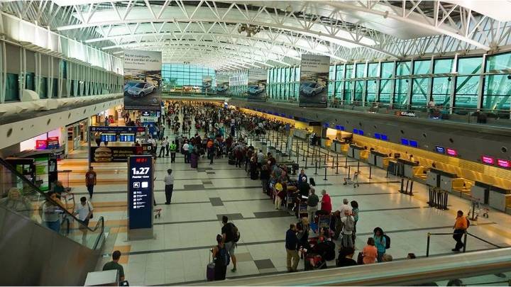 Paro de controladores aéreos: denunciaron al gremio por impedir la salida de vuelos autorizados