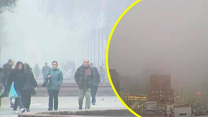 Santiago amanece bajo densa niebla a la espera de frías y húmedas jornadas en la capital