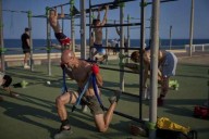 Barbells or bands? Experts look at different strength training methods
