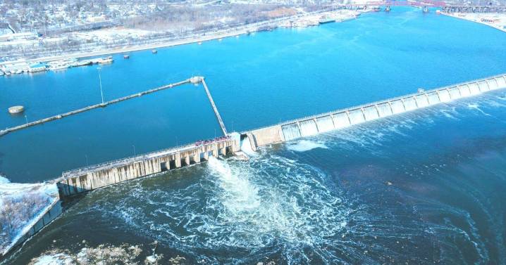 Trump says he won’t fund invasive carp barrier unless Illinois Gov. JB Pritzker ‘asks.’ But the money has already been set aside
