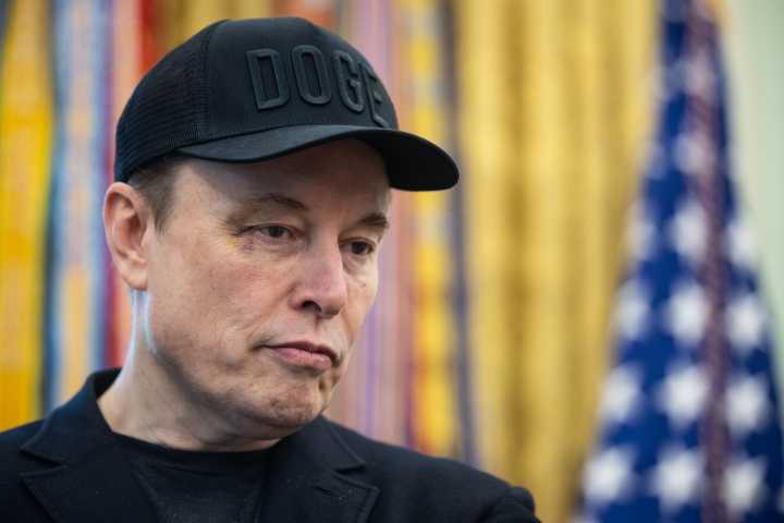 Elon Musk denuncia a Apple y OpenAi por prácticas monopólicas