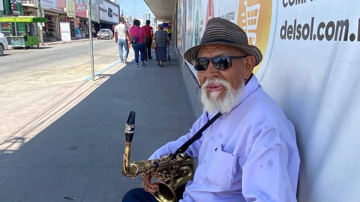 Reynaldo Morales, músico de 84 años, niega acusaciones de hostigamiento