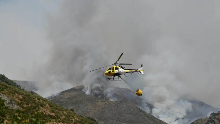Preocupan los incendios de Barniedo, Canalejas y Gestoso en León, que suma 30 localidades evacuadas
