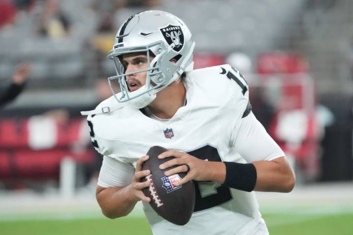 Raiders backup QB Aidan O’Connell fractures wrist, out 6