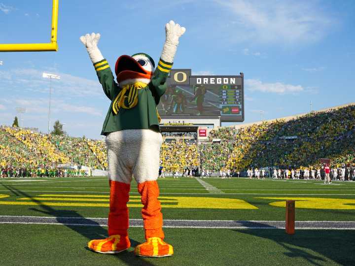 Oregon in top 10 of preseason AP poll for 5th time in College Football Playoff era