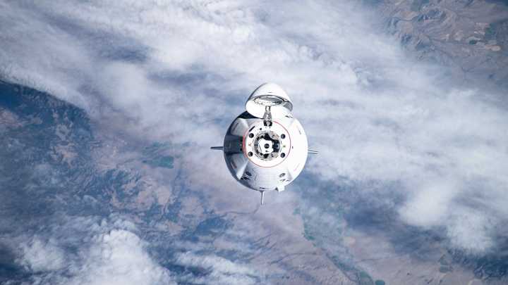 SpaceX Dragon on way to space station with cargo, new reboost capability