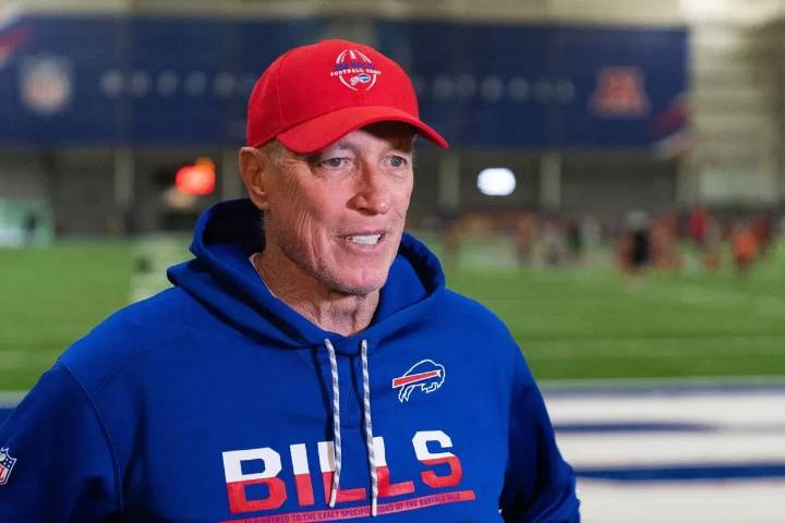 Bills Legend Jim Kelly Forced Major Change on Hall of Fame Ceremony After Inviting 1200 Guests Bills legend Jim Kelly’s Hall of Fame induction pushed vital changes after he invited 1,200 guests, chang