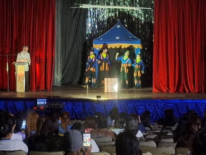 Circo familiar lleva alegría a las comunidades valeranas