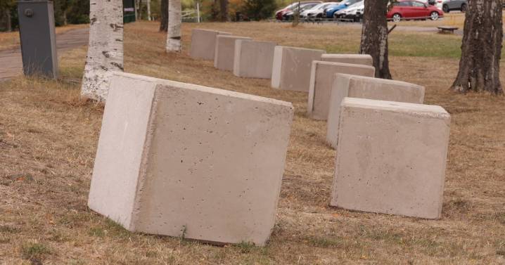 Travellers dodge new barriers and pitch up at Birmingham park