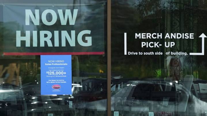 US applications for jobless benefits fell last week as layoffs remain low