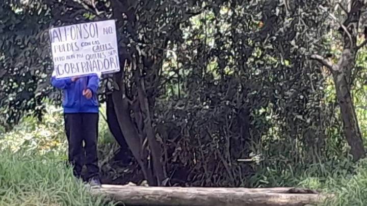 Exigen vecinos de Acuitlapilco y Atlahapa atención a socavón