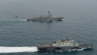 Revelan vuelos de aviones del régimen de Maduro en Venezuela sobrevolando fronteras mientras avanzan buques de Estados Unidos en el mar Caribe