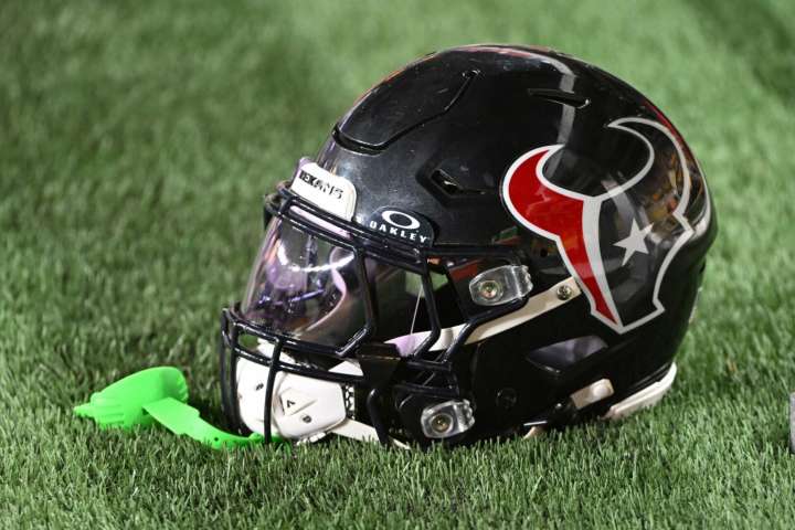 Texans Signing WR Juwann Winfree