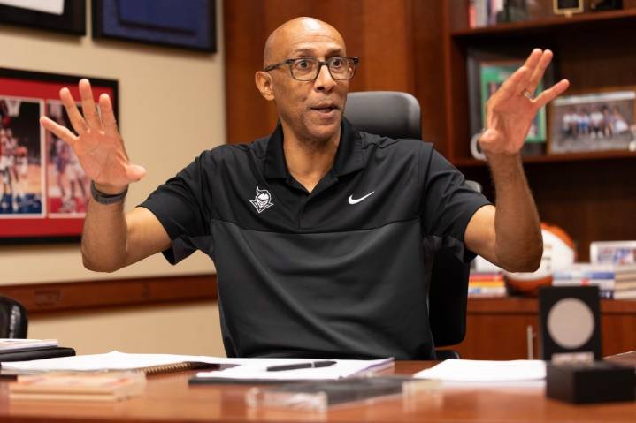 UCF basketball to face Pittsburgh, Quinnipiac in Legends Classic
