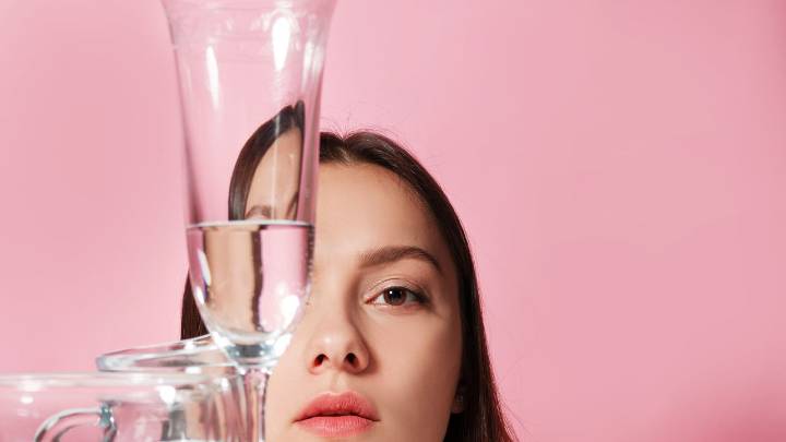 Does a Sprinkle of Sea Salt in Water Make It Healthier?