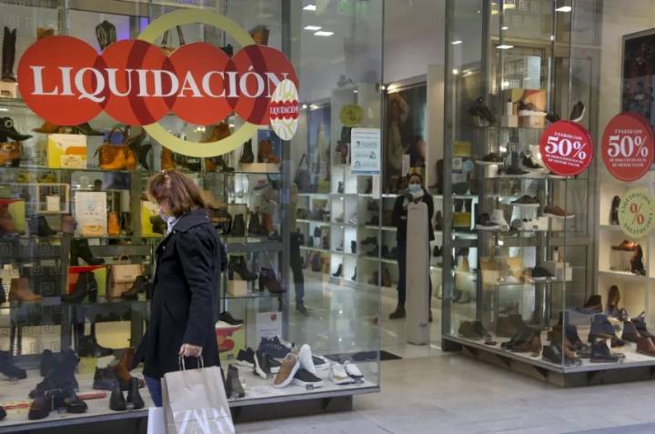 Ocho de cada diez argentinos cambiaron sus hábitos de consumo por la crisis económica