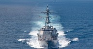 EEUU envía tres buques de guerra cerca de las costas de Venezuela, Maduro moviliza las milicias
