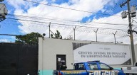 Motines en cárceles de Guatemala dejan rehenes por traslado de pandilleros